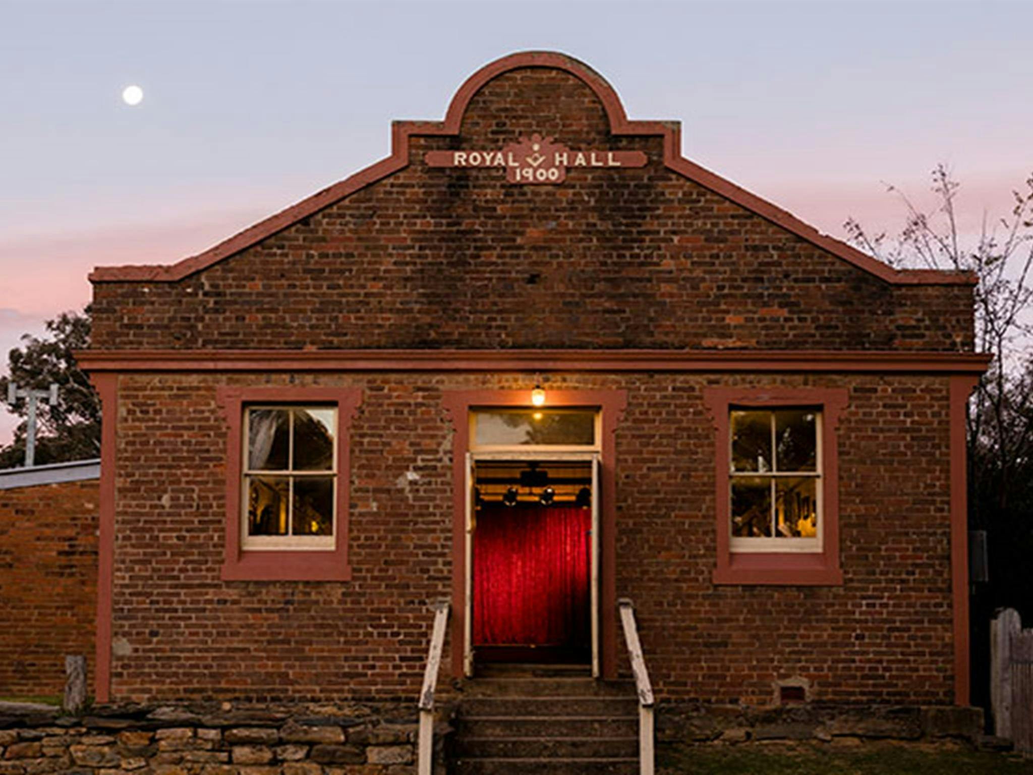 The exterior of Royal Hall at twilight in Hill End Historic Site. Photo: Jennifer Leahy &copy; DPE