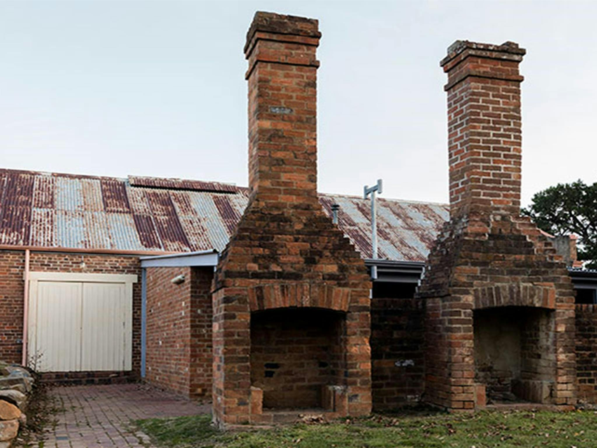 The exterior of Royal Hall in Hill End Historic Site. Photo: Jennifer Leahy &copy; DPE