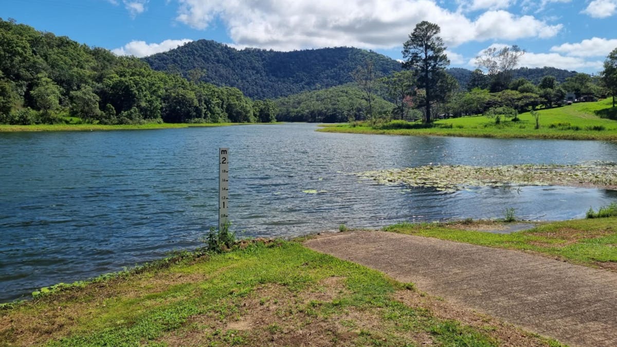 Middle Creek Dam is open to the Public.  BBQ and Toilet facilities present.  Also utilised by Water Skiing club on weekends alternative weekends.