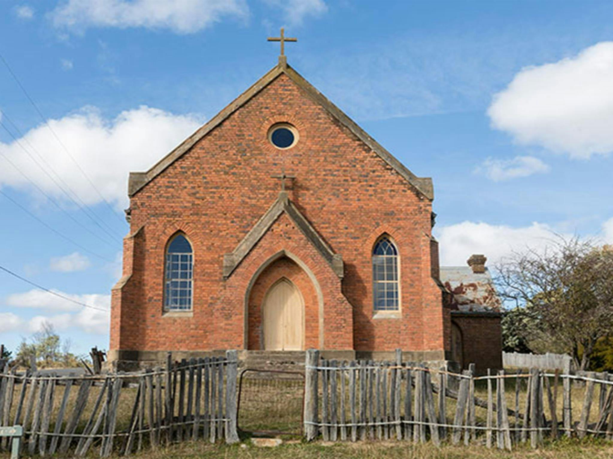 The exterior of Sacred Heart Church in Hill End Historic Site. Photo: Jennifer Leahy &copy; DPE