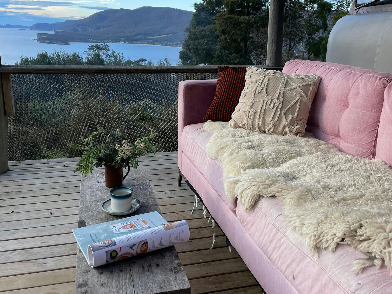 Sea Cliff Lookout Bus