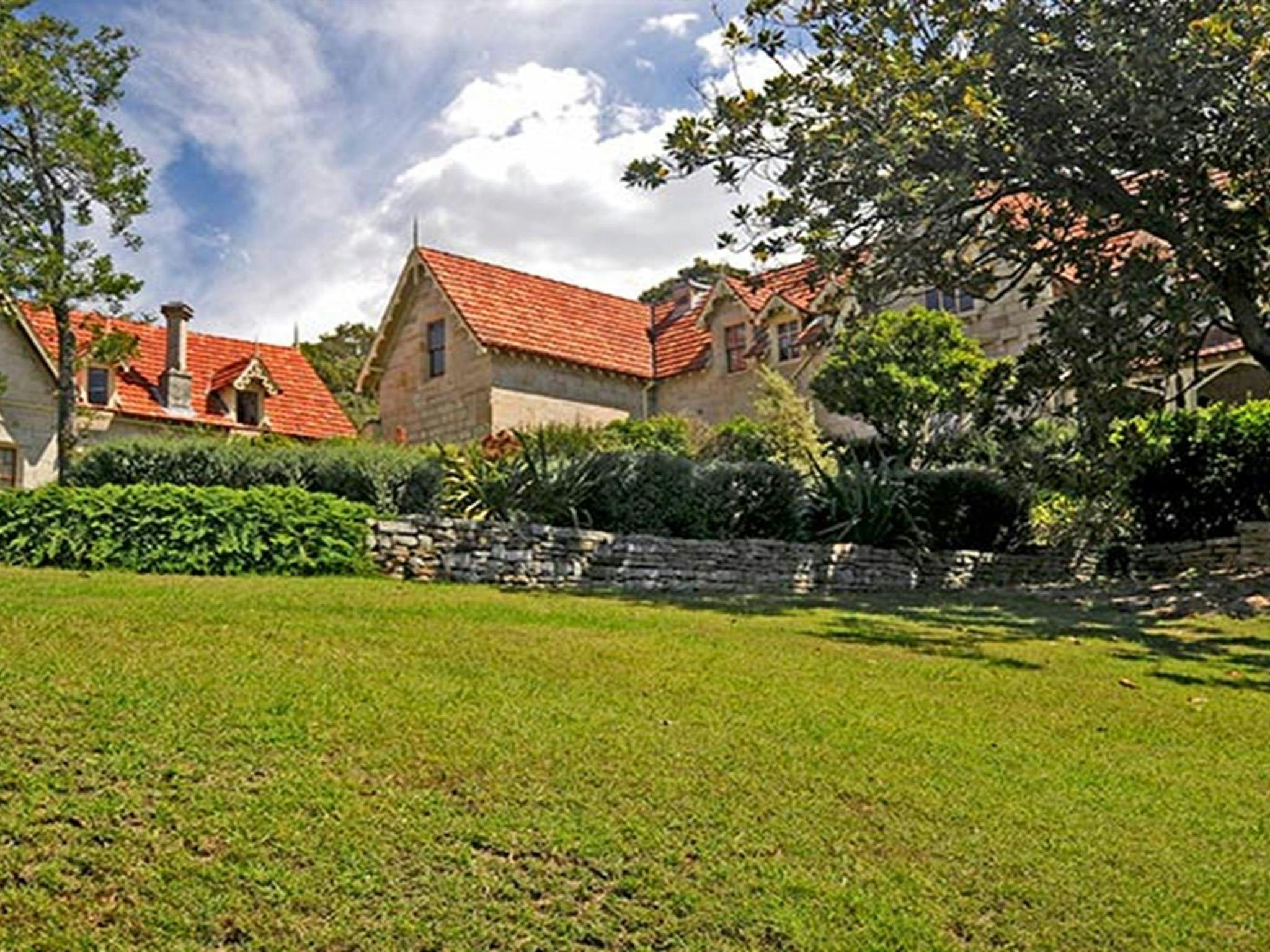 The gardens outside Greycliffe House, Sydney Harbour National Park. Photo: Kevin McGrath &copy; OEH