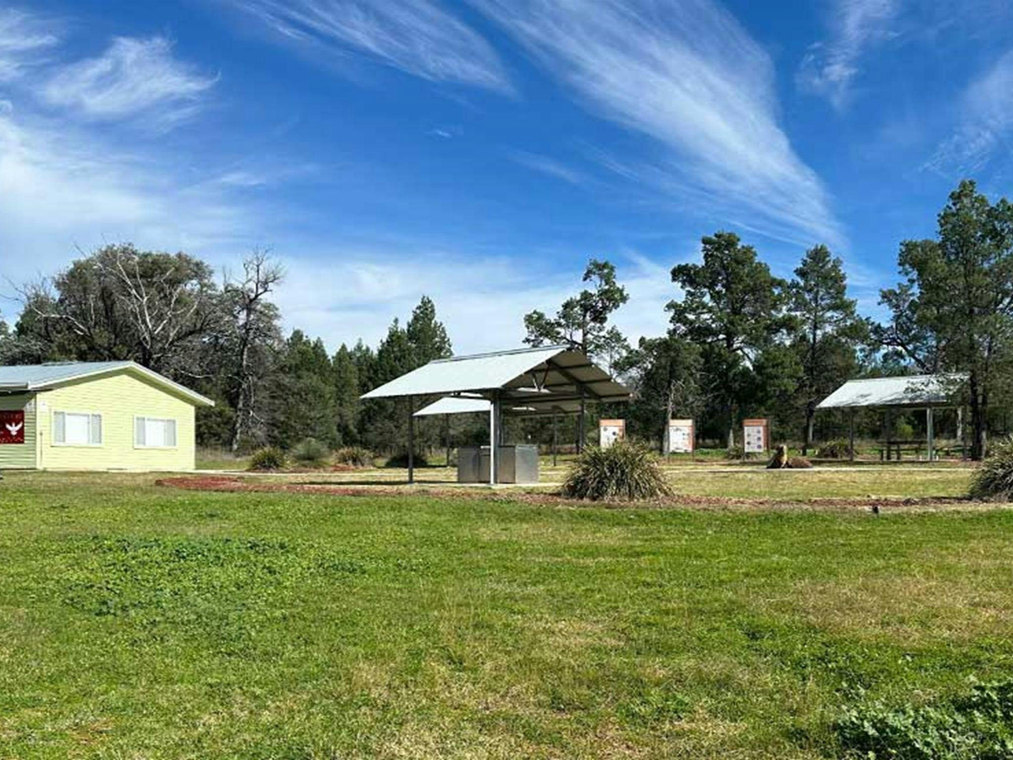 Dhawun Kulturzentrum und Picknickplatz im Aborigines-Gebiet Terry Hie.