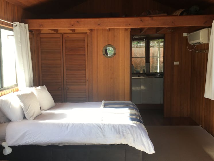 Cosy and comfortable Accomidation inside  The Boathouse Retreat @ Elvina Bay