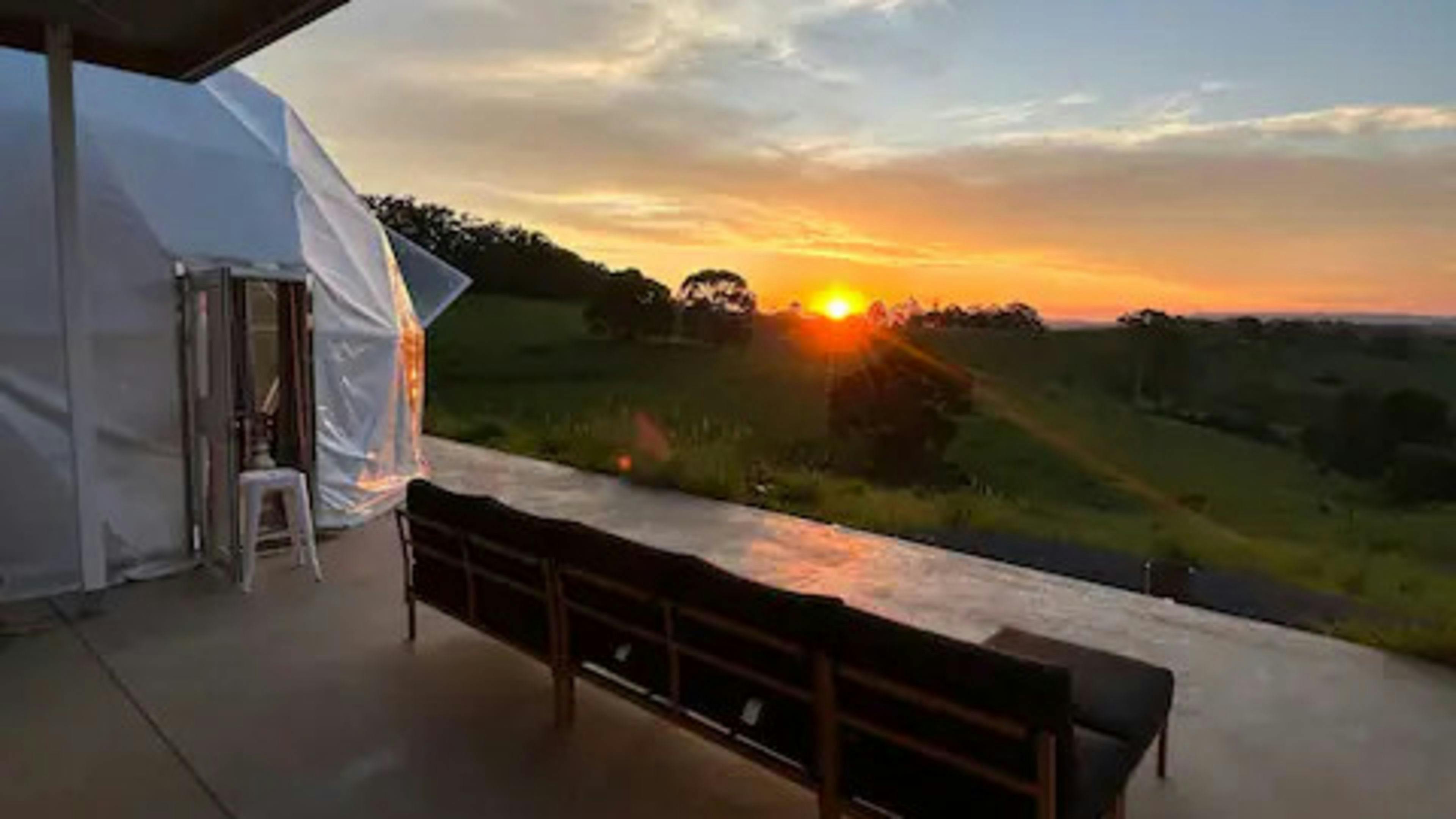 ザ・メドウ - バイロン・ヒンターランド・ドーム