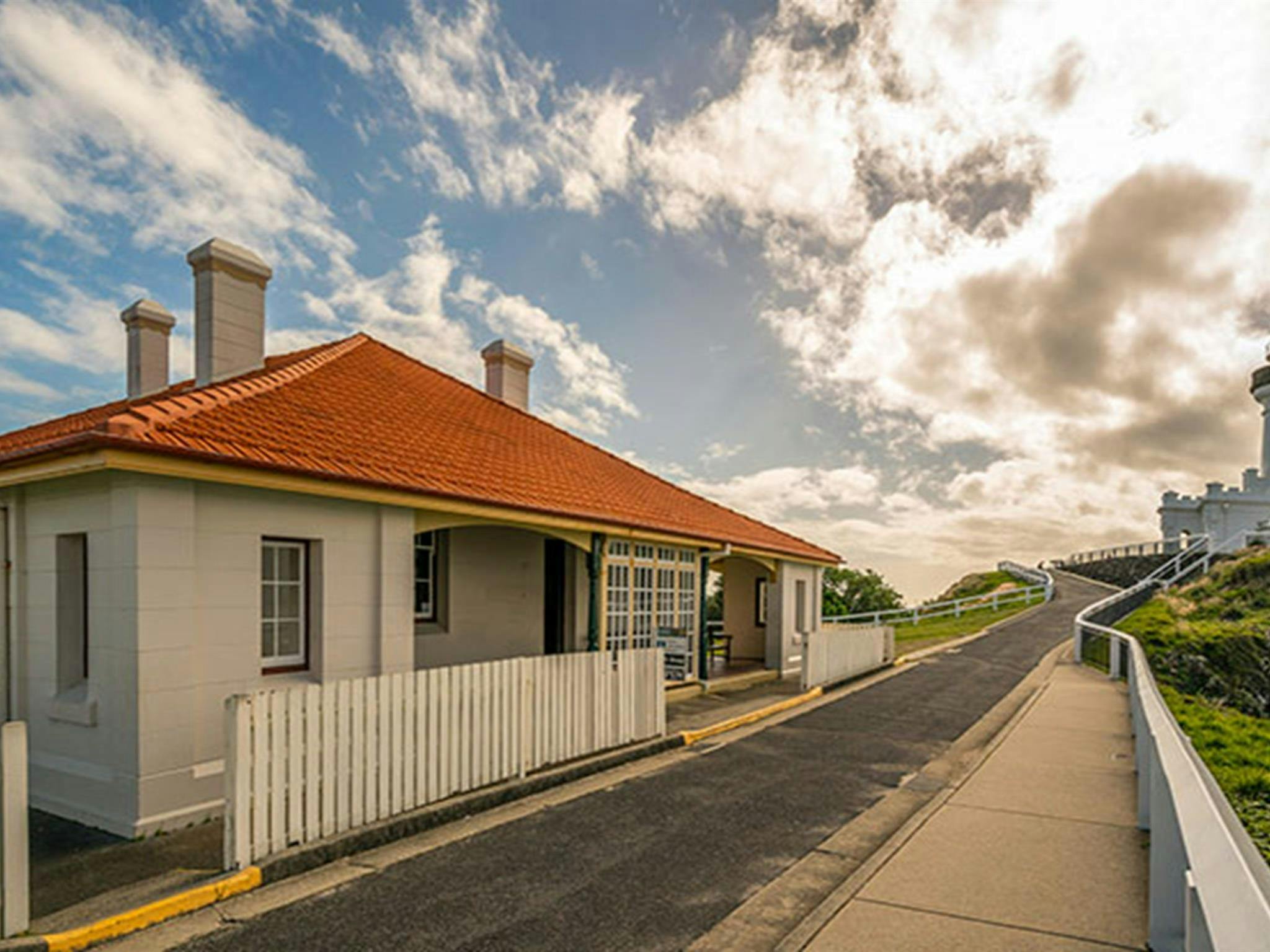 The exterior of Walgun Cape Byron Information Centre in Walgun Cape Byron Conservation Area. Photo: