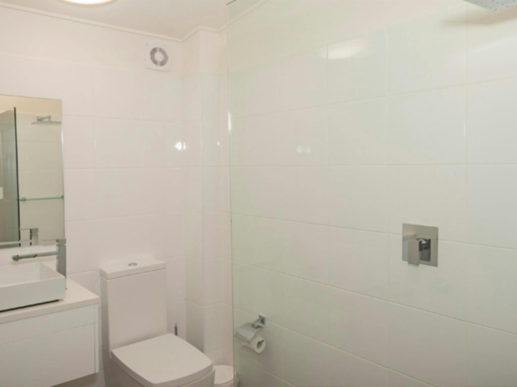 威瑪拉小屋浴室，皇家國家公園。照片：John Spencer/OEH