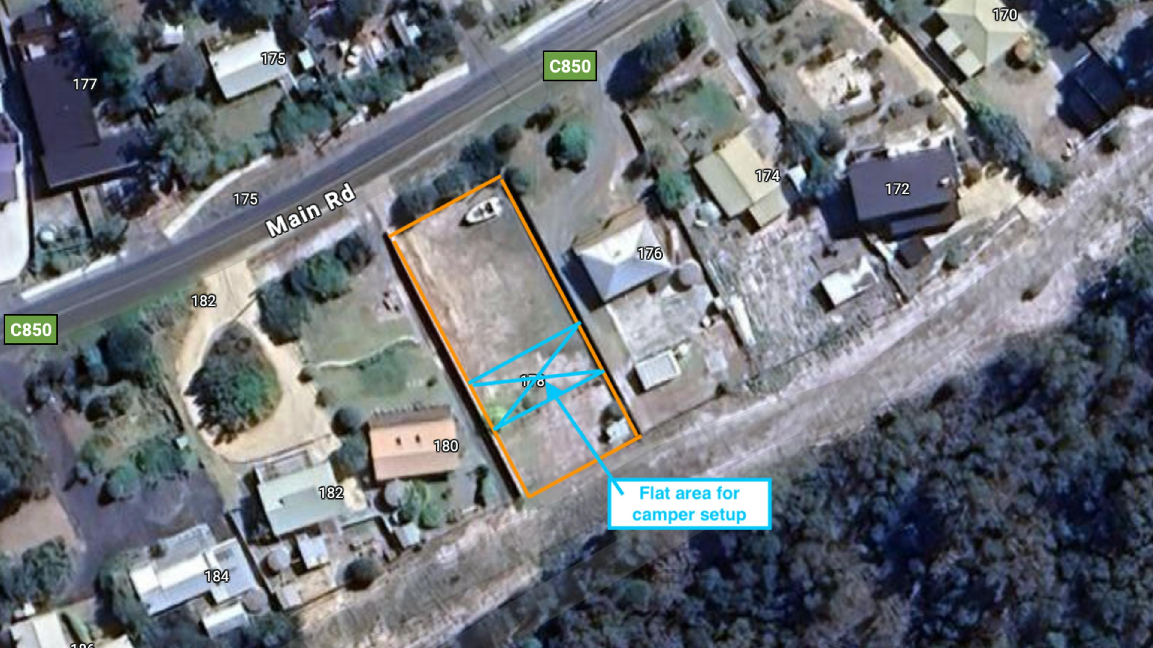 Site map highlighting the level section, ideal for a smooth and easy camper setup.
