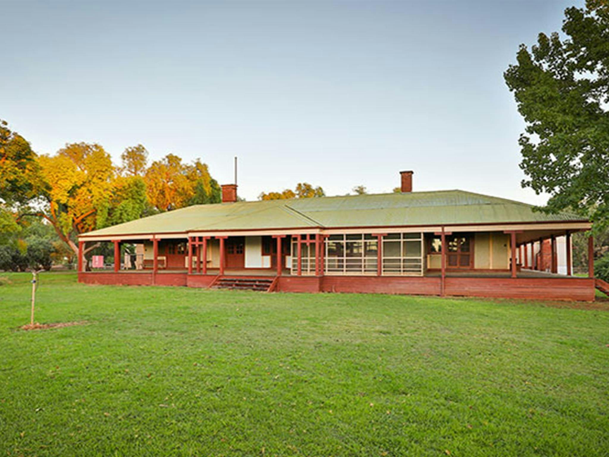 The exterior of Willandra Homestead, Willandra National Park. Photo: Vision House Photography/DPIE