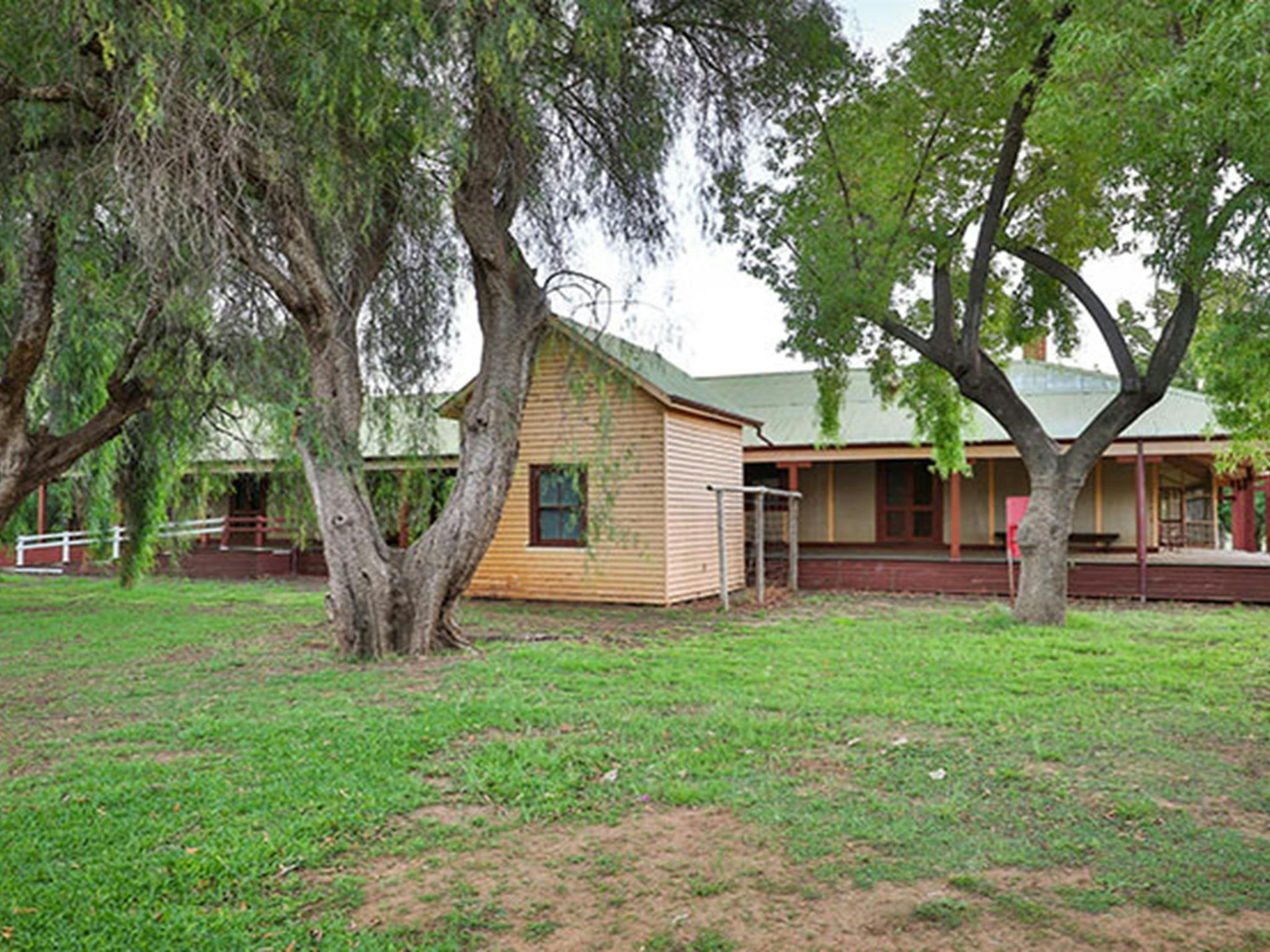 The lawns of Willandra Homestead, Willandra National Park. Photo: Vision House Photography/DPIE