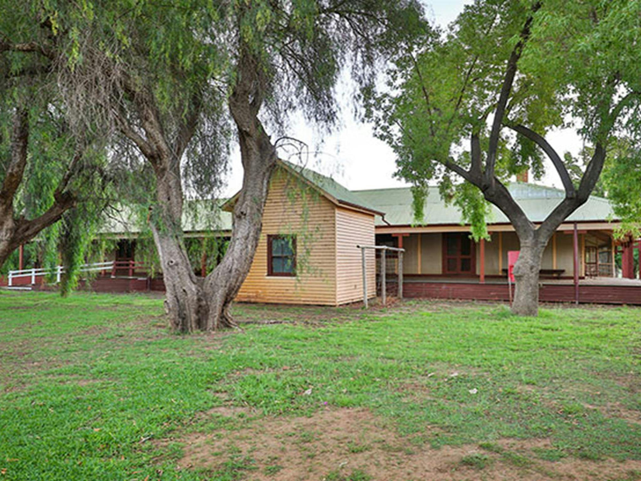 The lawns of Willandra Homestead, Willandra National Park. Photo: Vision House Photography/DPIE